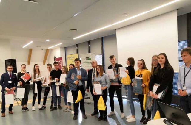 Młodzieżowy Dzień Przedsiębiorczości: Podwójny sukces uczniów II LO w Malborku