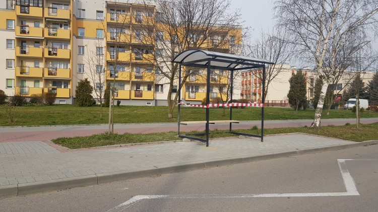 Na ulicach Malborka pojawiły się nowe wiaty przystankowe. A co z zatoczkami autobusowymi?