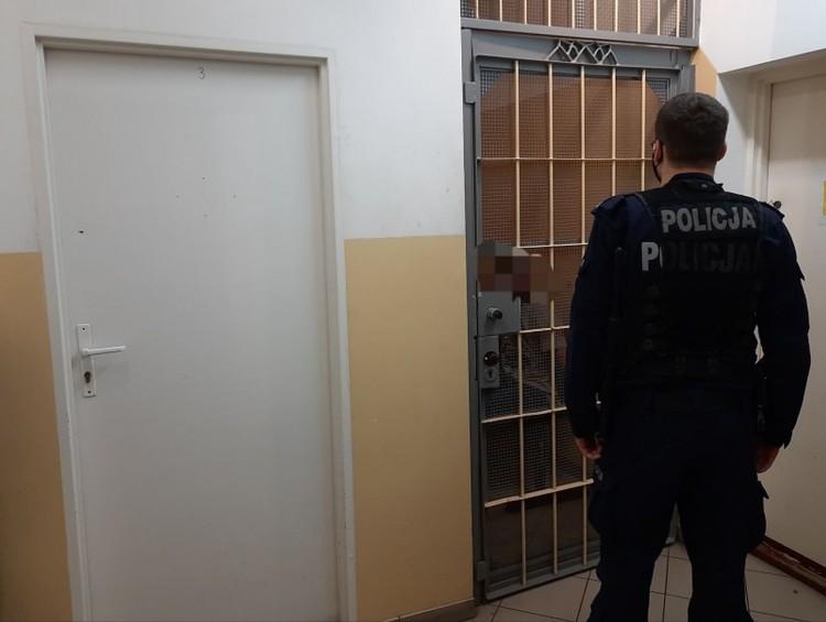 Złamał zakaz zbliżania się i naruszył nietykalność funkcjonariusza - raport sztumskich służb mundurowych.