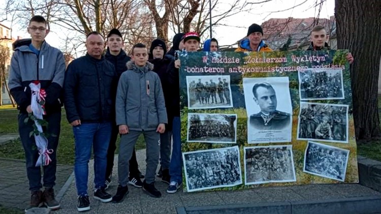 Malbork. Wychowankowie MOW uczcili pamięć Żołnierzy Wyklętych.