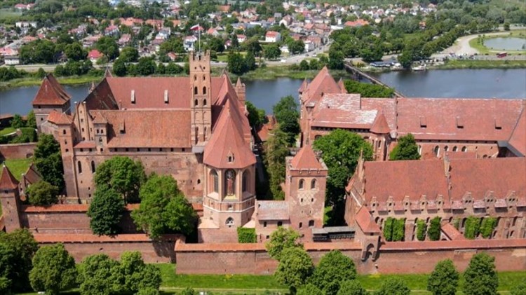 Malbork. 736 lat temu miasto otrzymało prawa miejskie.