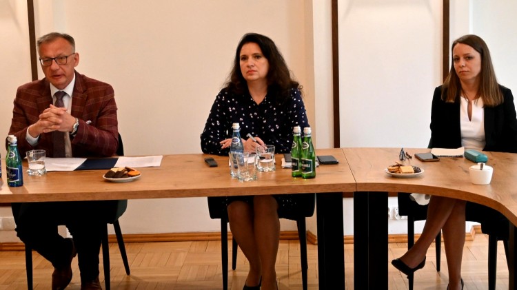 Nowy Dwór Gdański. Kryzys psychologiczny dzieci i młodzieży – jak eliminować zachowania suicydalne?
