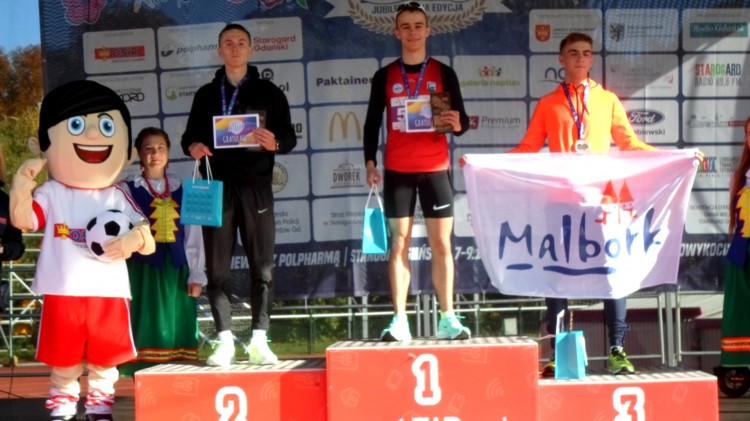 Malbork. Uczeń II LO na podium 30. Biegu Kociewskiego.