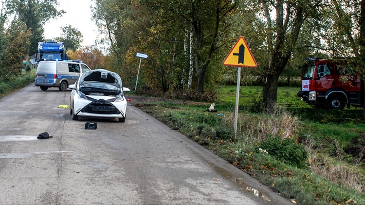 Gmina Nowy Dwór Gdański. Potrącony rowerzysta w Starocinie zmarł w szpitalu.