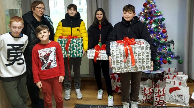 Gmina Malbork. Uczniowie SP ze świąteczną wizytą w Domu dla Dzieci.&#8230;