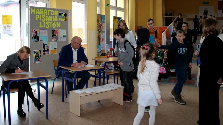 Sztum. Maraton Pisania Listów - w obronie praw człowieka.