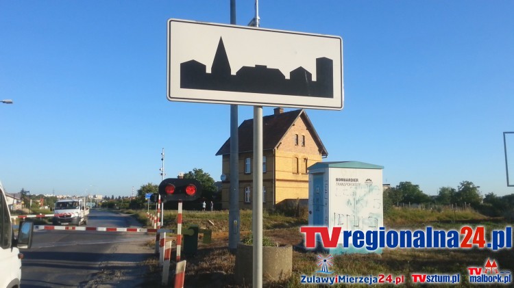 Korki przed przejazdem. PKP ma problem z rogatkami. Malbork / Nowa Wieś&#8230;