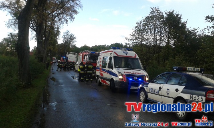 ZAKRĘTY: CZTERY OSOBY Z OBRAŻENIAMI CIAŁA TRAFIŁY DO SZPITALA PO ZDERZENIU&#8230;