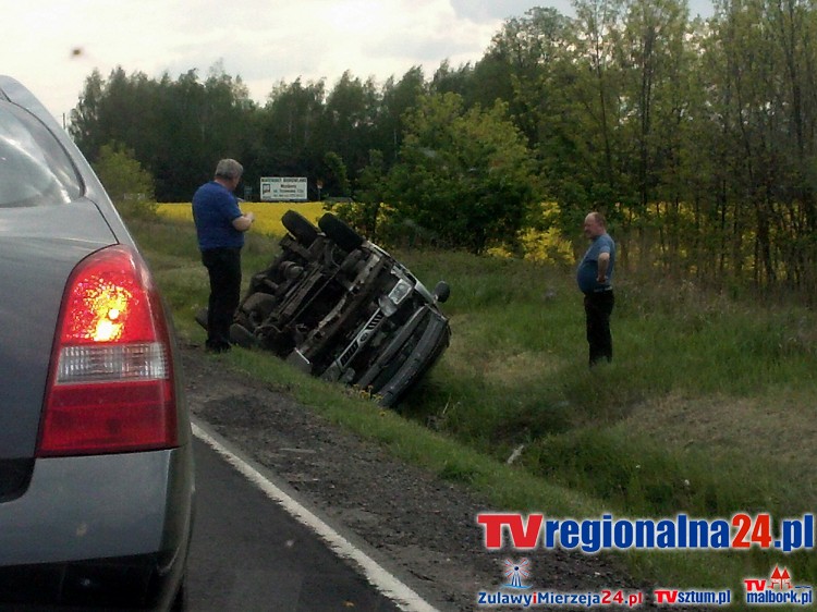 KIA dachowała w rowie. Poszkodowany w szpitalu w Malborku – 9.05.2016