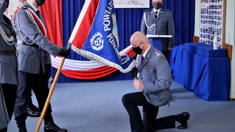 Tczew. Po ponad 30 latach służby insp. Dariusz Krasula odszedł na emeryturę.
