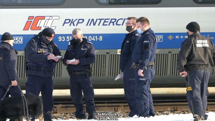 AKTUALIZACJA. Malbork. Nie żyje mężczyzna potrącony przez pociąg pendolino [wideo, zdjęcia]