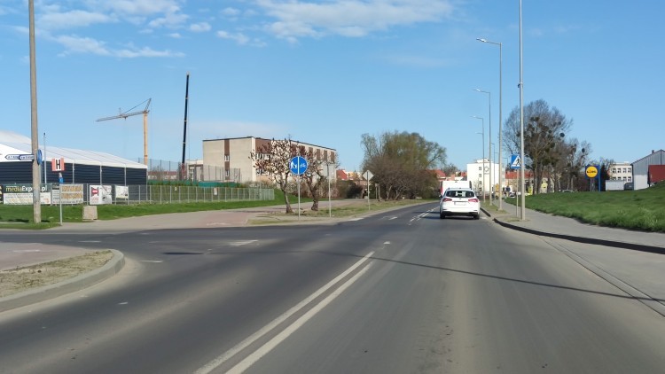 Malbork. Skrzyżowanie ulic Kotarbińskiego i de Gaulle’a - powstanie sygnalizacja świetlna czy rondo? (DW 515)