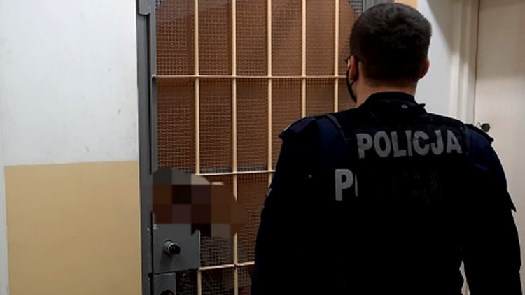 Nie chciał trafić za kratki i uciekał - raport sztumskich służb mundurowych.