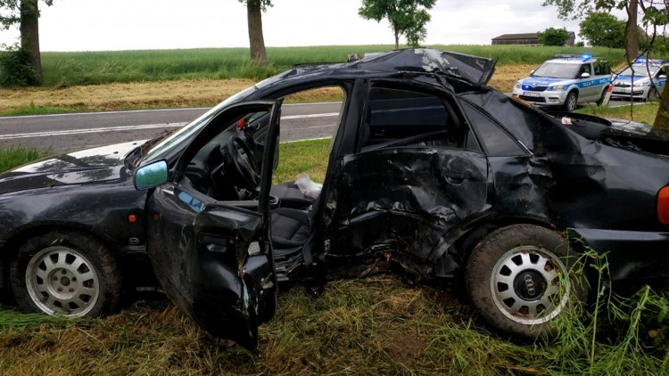 Stracił panowanie nad pojazdem i uderzył w drzewo - raport sztumskich służb mundurowych.