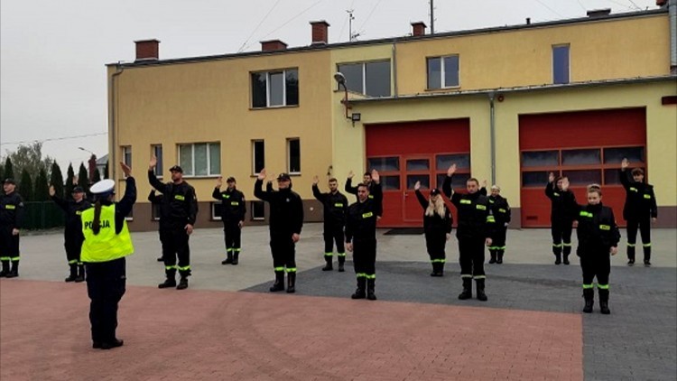 Sztum. Strażacy uczyli się pod okiem policjantów.