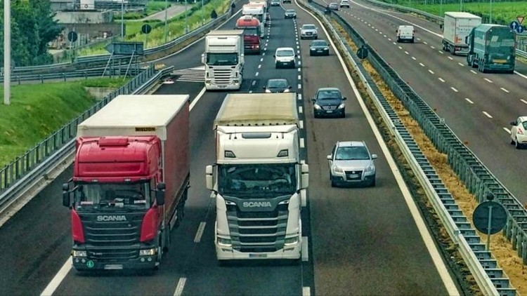 Od 1 grudnia obowiązkowy e-Toll - znikną bramki, ale nie mandaty.