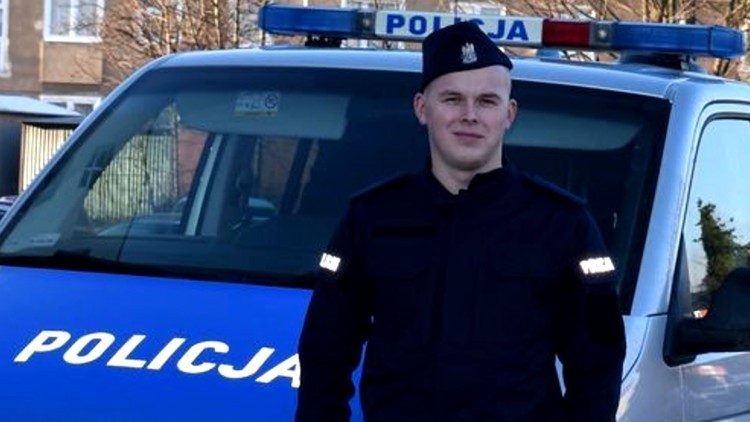 Malbork. Nowy policjant zasilił szeregi komendy. Ty również możesz pójść jego przykładem.