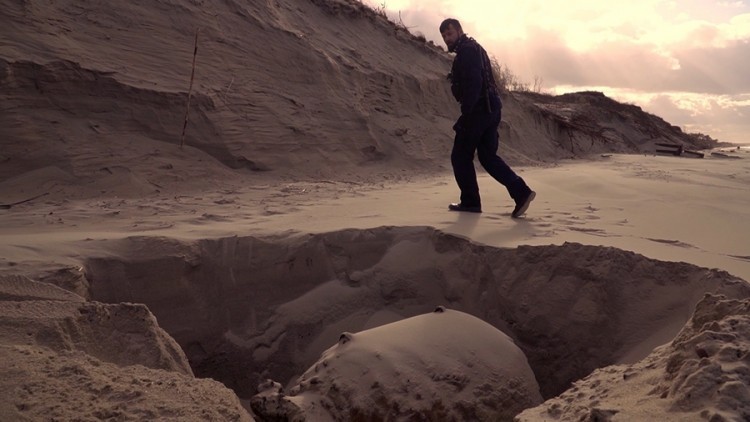 Piaski. Ewakuacja turystów z plaży i detonacja miny z czasów II wojny światowej.