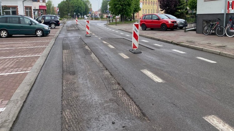 Nowy Dwór Gdański. Utrudnienia na drogach – trwają prace naprawcze.