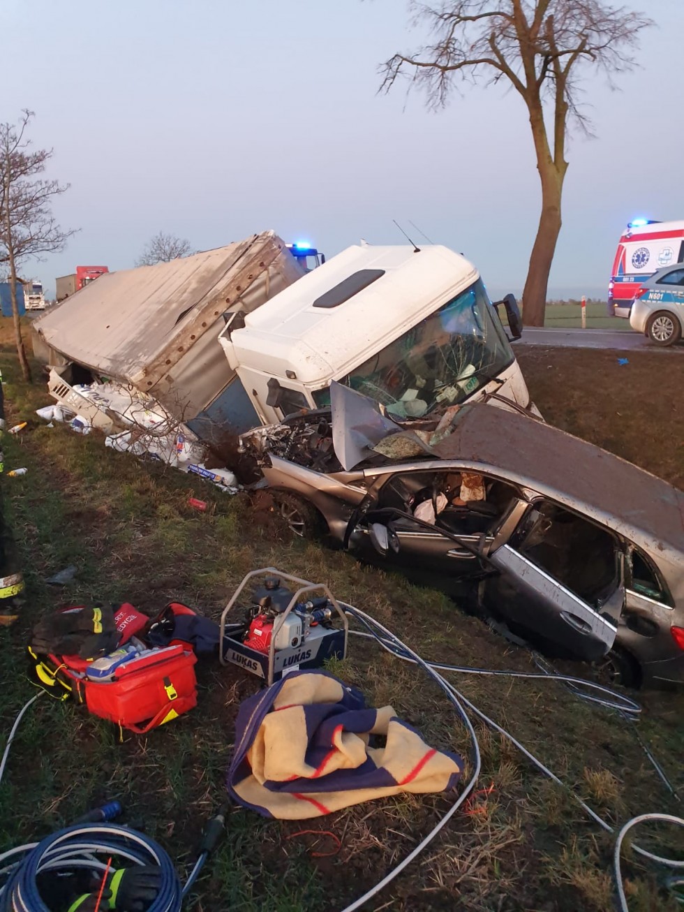 Aktualizacja: Wypadek Na Dk 22 Samochodu Osobowego (Mercedes) | Tvmalbork.pl