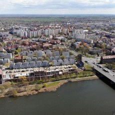 Malbork. Budowa kamieniczek na Starym Mieście z lotu ptaka - kwiecień&#8230;