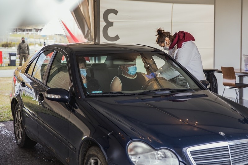 Zaszczep się w punkcie Drive-Thru na parkingu Stadionu Gdańsk.