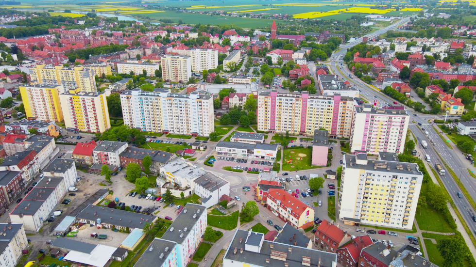 Malbork. Gigantyczny dźwig w centrum miasta. 60-milionowa inwestycja w cukrowni.