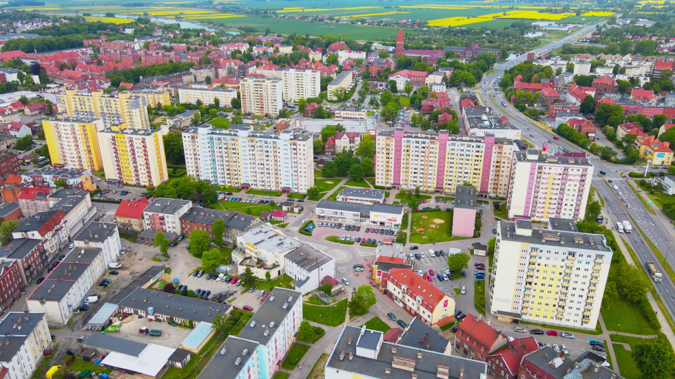 Malbork. Gigantyczny dźwig w centrum miasta. 60-milionowa inwestycja w cukrowni.