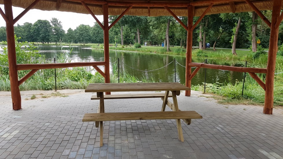 Jantar. Można już korzystać z nowego placu zabaw.