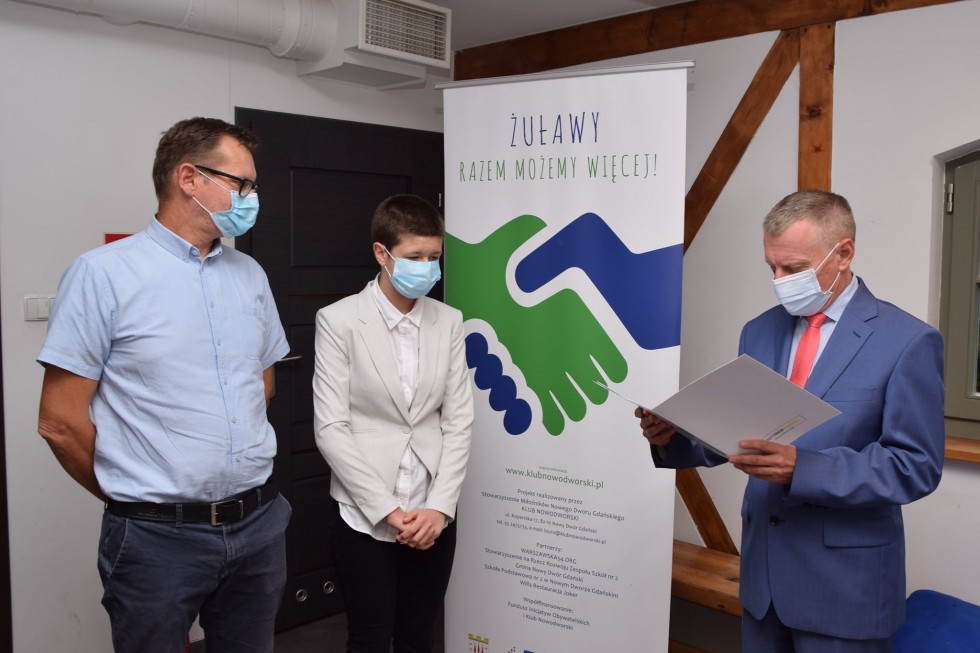 Nowy Dwór Gdański. Najlepsi uczniowie podstawówek otrzymali stypendia naukowe.