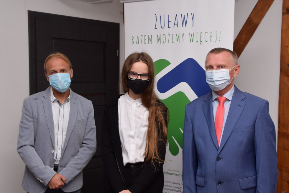 Nowy Dwór Gdański. Najlepsi uczniowie podstawówek otrzymali stypendia naukowe.