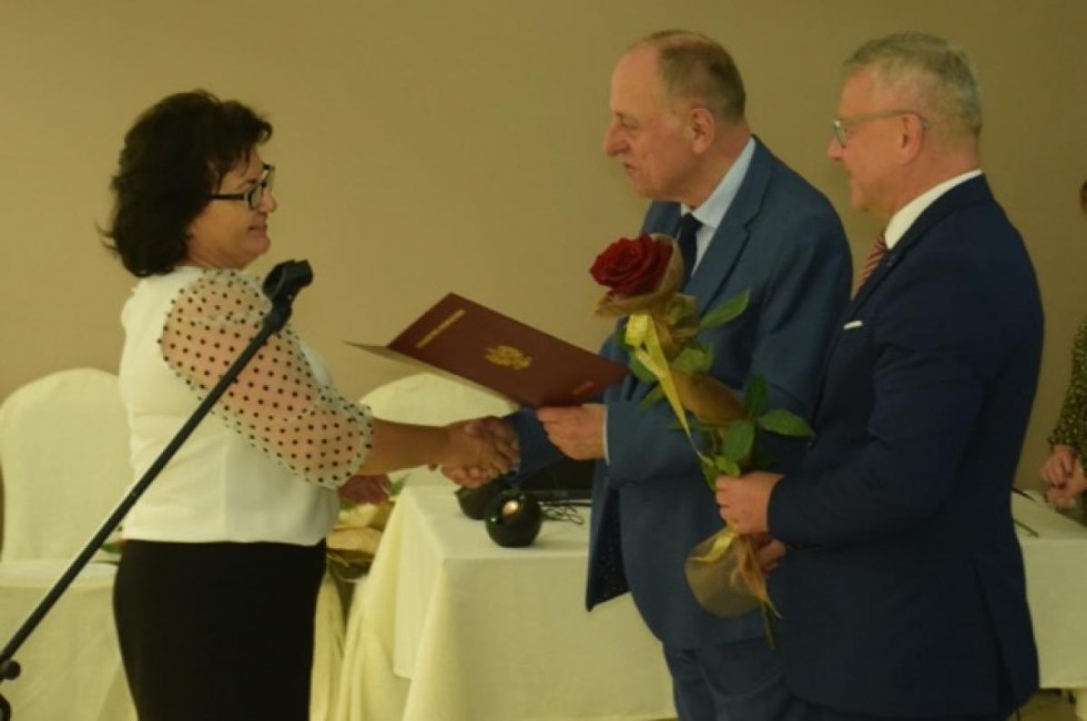 Malbork. Wręczono nagrody starosty i kuratora oświaty dla nauczycieli.