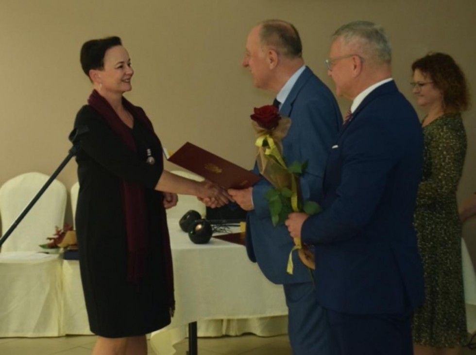 Malbork. Wręczono nagrody starosty i kuratora oświaty dla nauczycieli.