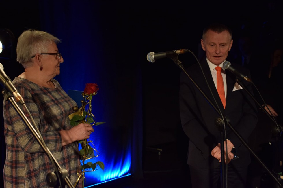 Nowy Dwór Gdański. Nagrody Burmistrza wręczone. Wśród laureatów śp. dr Stanisław Kusiak.