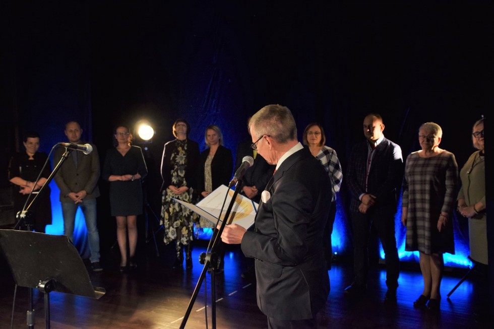 Nowy Dwór Gdański. Nagrody Burmistrza wręczone. Wśród laureatów śp. dr Stanisław Kusiak.