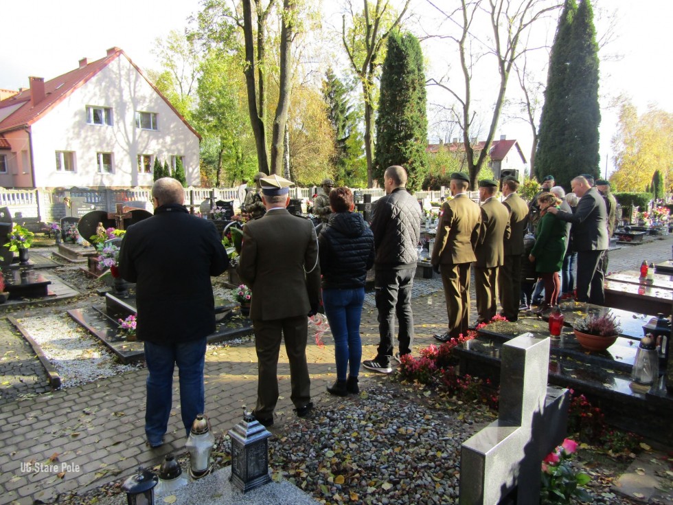 Stare Pole. Poległy żołnierz odznaczony Orderem Krzyża Wojskowego.