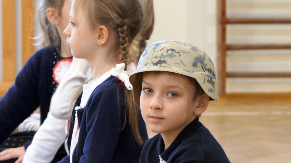Rozkwitały pąki białych róż... - recital patriotyczny w SP w Nowej Wsi Malborskiej.