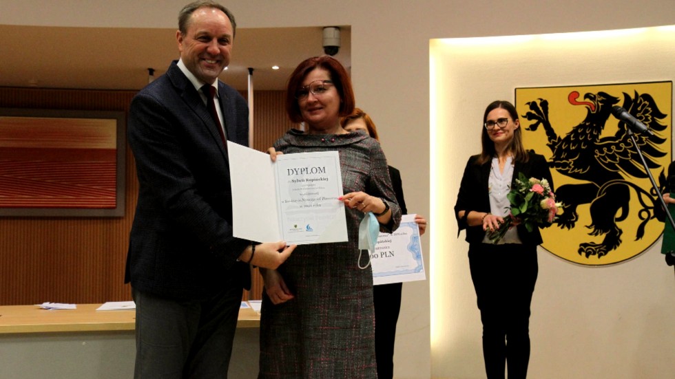 Uroczysta gala konkursu Nauczyciel Pomorza Roku 2021 – wśród laureatów nauczycielka z Lubieszewa.