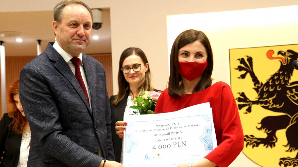 Uroczysta gala konkursu Nauczyciel Pomorza Roku 2021 – wśród laureatów nauczycielka z Lubieszewa.