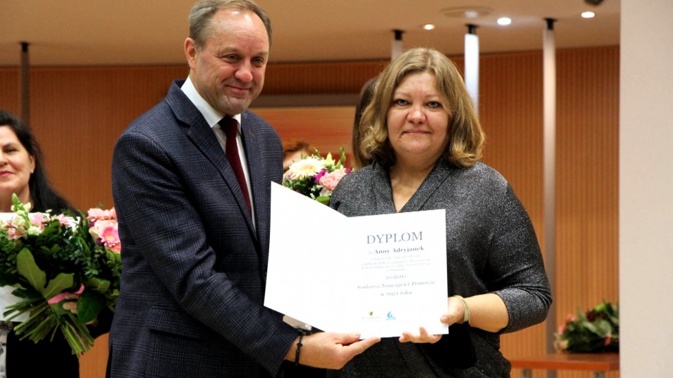 Uroczysta gala konkursu Nauczyciel Pomorza Roku 2021 – wśród laureatów nauczycielka z Lubieszewa.
