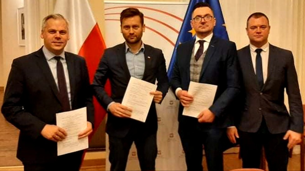 Gmina Miłoradz. Prawie 3 mln zł na budowę hali sportowej – umowa z Ministerstwem Sportu podpisana.