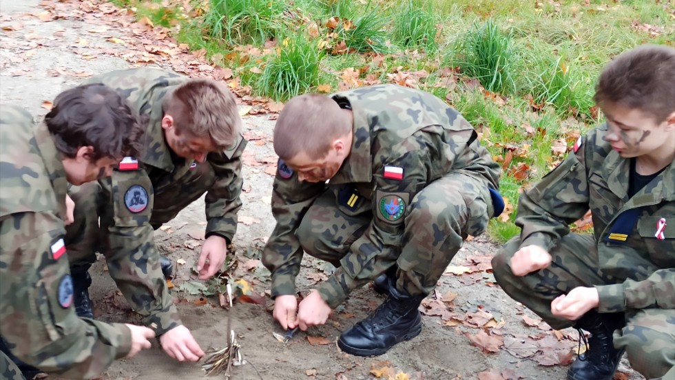 Malbork. Uczniowie ZST w Wojskowej Grze Terenowej.