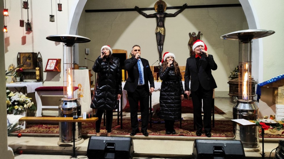 Magia świąt i koncert kolęd zespołu Riwiera w kościele w Lasowicach Wielkich. Wideo i zdjęcia