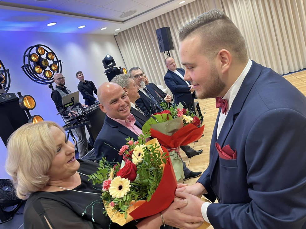 Bal studniówkowy ZST w Malborku. Wideo i zdjęcia