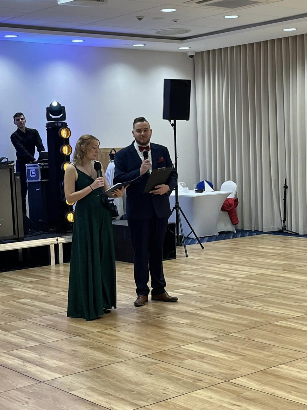 Bal studniówkowy ZST w Malborku. Wideo i zdjęcia