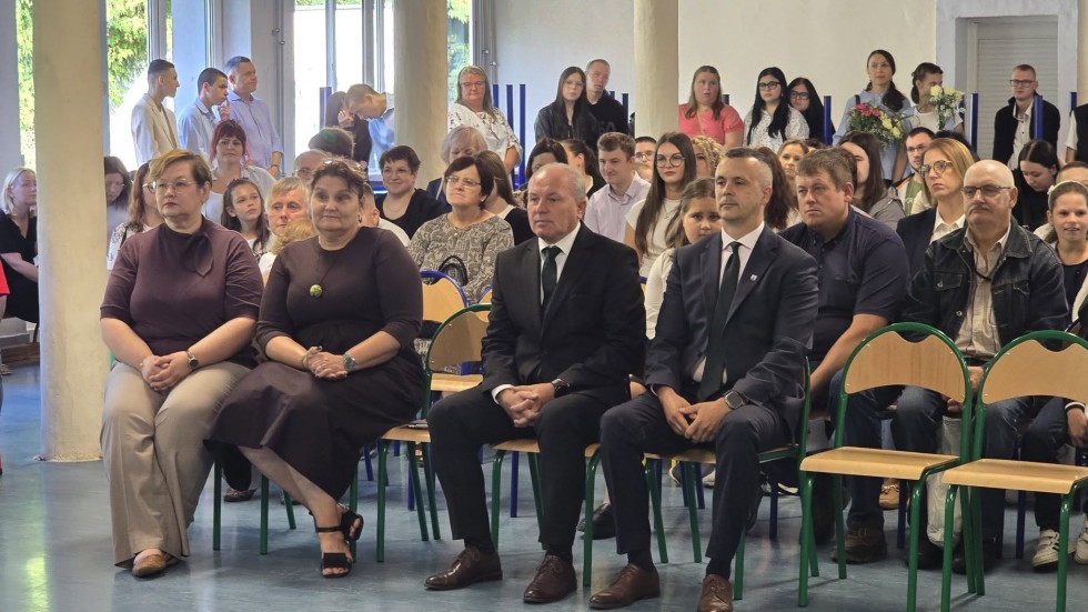 Nowy rok szkolny 2026/2027 rozpoczęty. Władze Powiatu Nowodworskiego uczestniczyły w inauguracjach