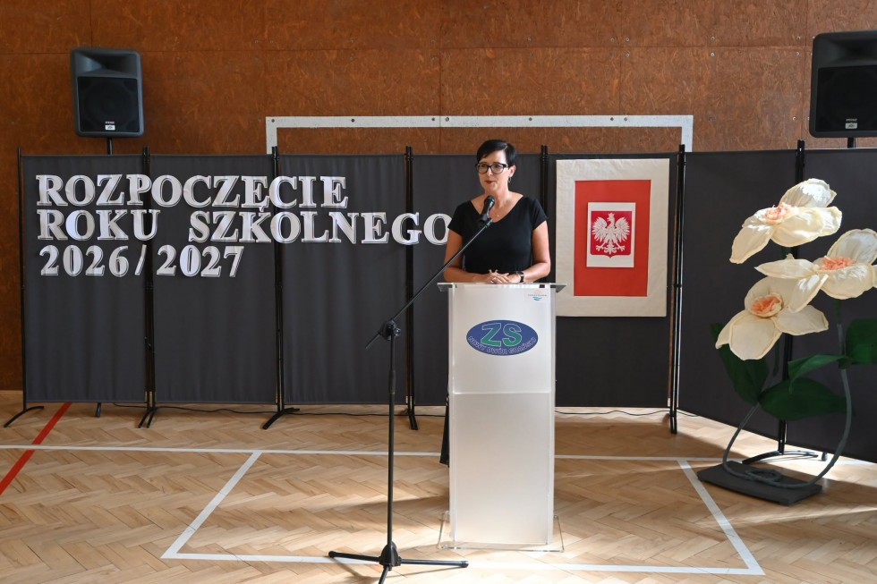 Nowy rok szkolny 2026/2027 rozpoczęty. Władze Powiatu Nowodworskiego uczestniczyły w inauguracjach