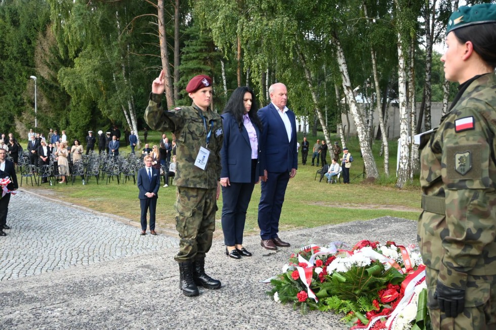 87. lat od pierwszego transportu do Stutthofu. W Sztutowie oddano hołd ofiarom niemieckiego nazistowskiego obozu