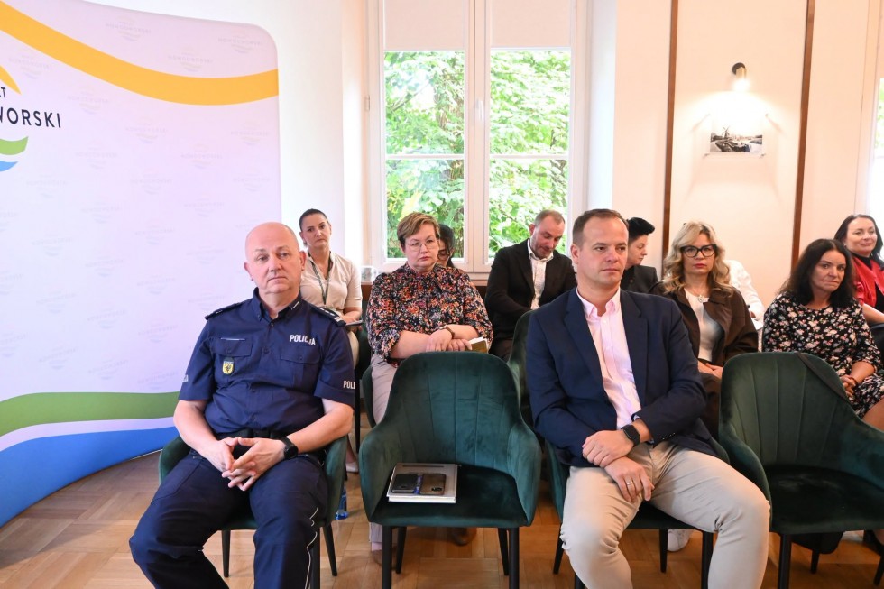 Rada Powiatu w Nowym Dworze Gdańskim „za” związkiem metropolitalnym.