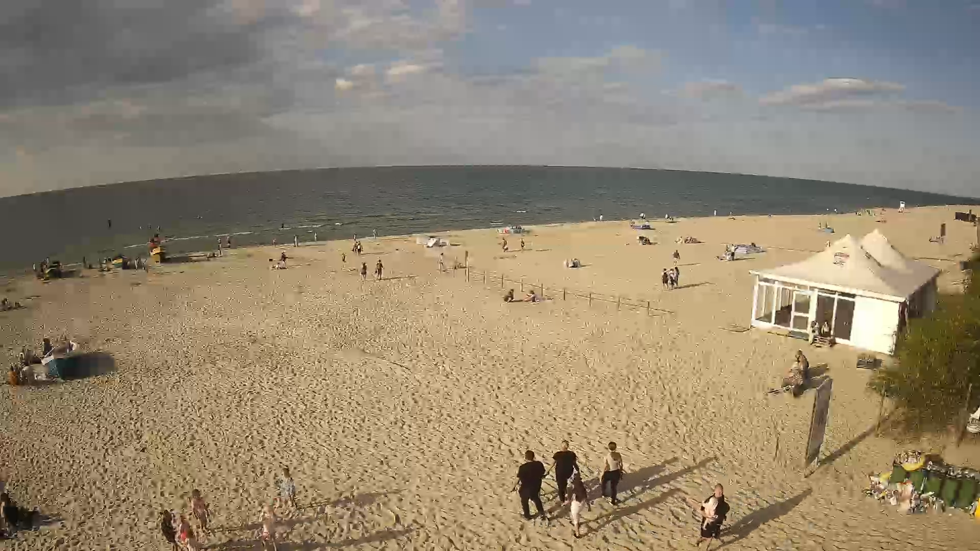 Jantar plaża wschód. Kamera na żywo. 